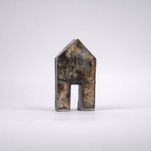 Afbeelding in Gallery-weergave laden, Huisje Beige Blauw Handgemaakt Keramiek - 3,5 × 7,5 × 14 cm