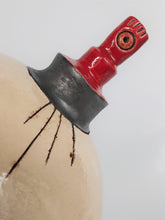 Afbeelding in Gallery-weergave laden, Kleurrijk "Kopstuk 2" Oranje-Rood-Geel Handgevormd Keramiek - ∅ 20 cm