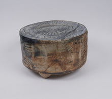 Afbeelding in Gallery-weergave laden, Keramieken Kruk/ Bijzettafel - Bruin & Blauw - 50 x 50 x 35 cm