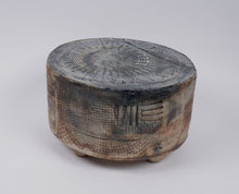 Afbeelding in Gallery-weergave laden, Keramieken Kruk/ Bijzettafel - Bruin & Blauw - 50 x 50 x 35 cm