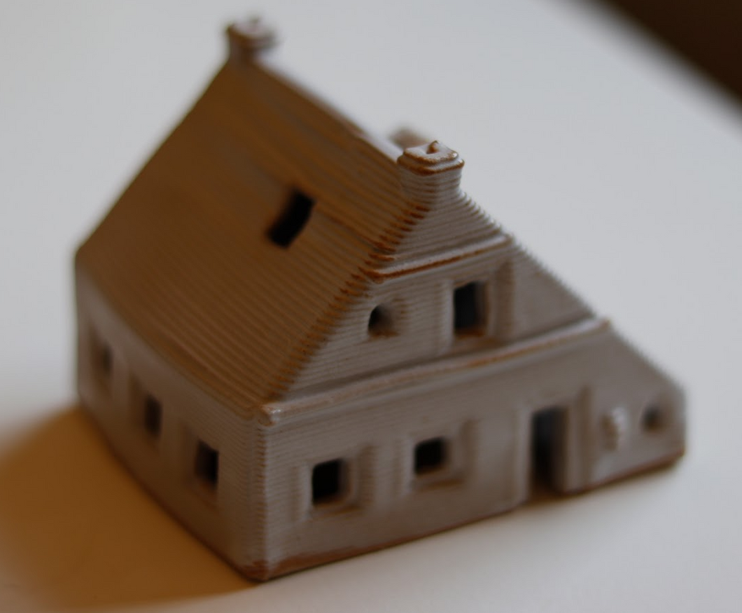 3D geprint huisje van keramiek. Groot.