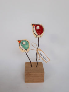 Beeldje "Happy together" vogels op houten sokkel Handgevormd Keramiek - 21 x 7 cm
