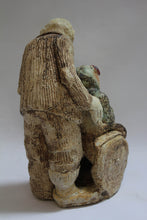 Afbeelding in Gallery-weergave laden, Uniek beeld Man en Vrouw Echtpaar Handgemaakt Keramiek - Binnen/buiten - Beige 15 x 20 x 28 cm
